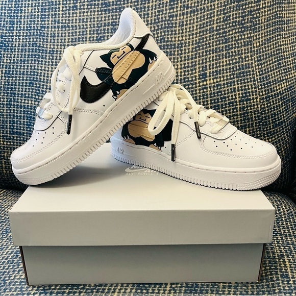 NIKE Kid's Unisex White/Teal Air Force 1's Custom Pokemon Snorlax Sneakers NWB - Picture 7 of 10